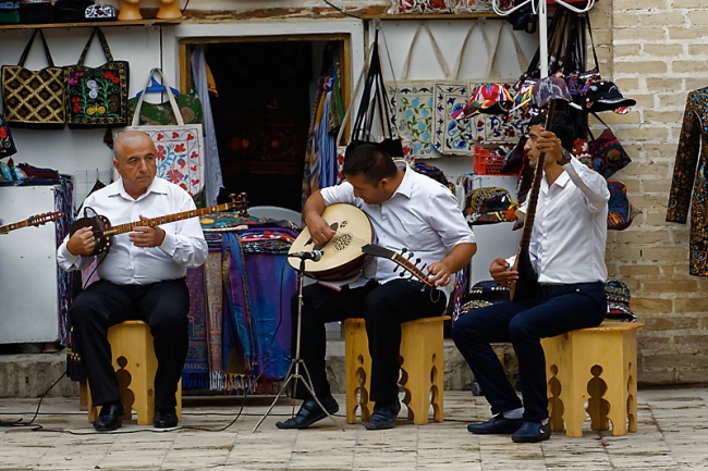 Défilé de mode, concert, danses-002